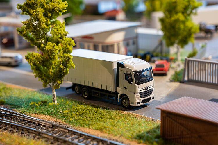 Faller 161486 LKW MB Actros StreamSpace (HERPA)