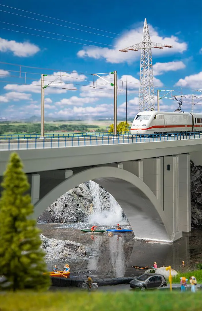 FALLER H0 120505 Moderne Bogenbrücke