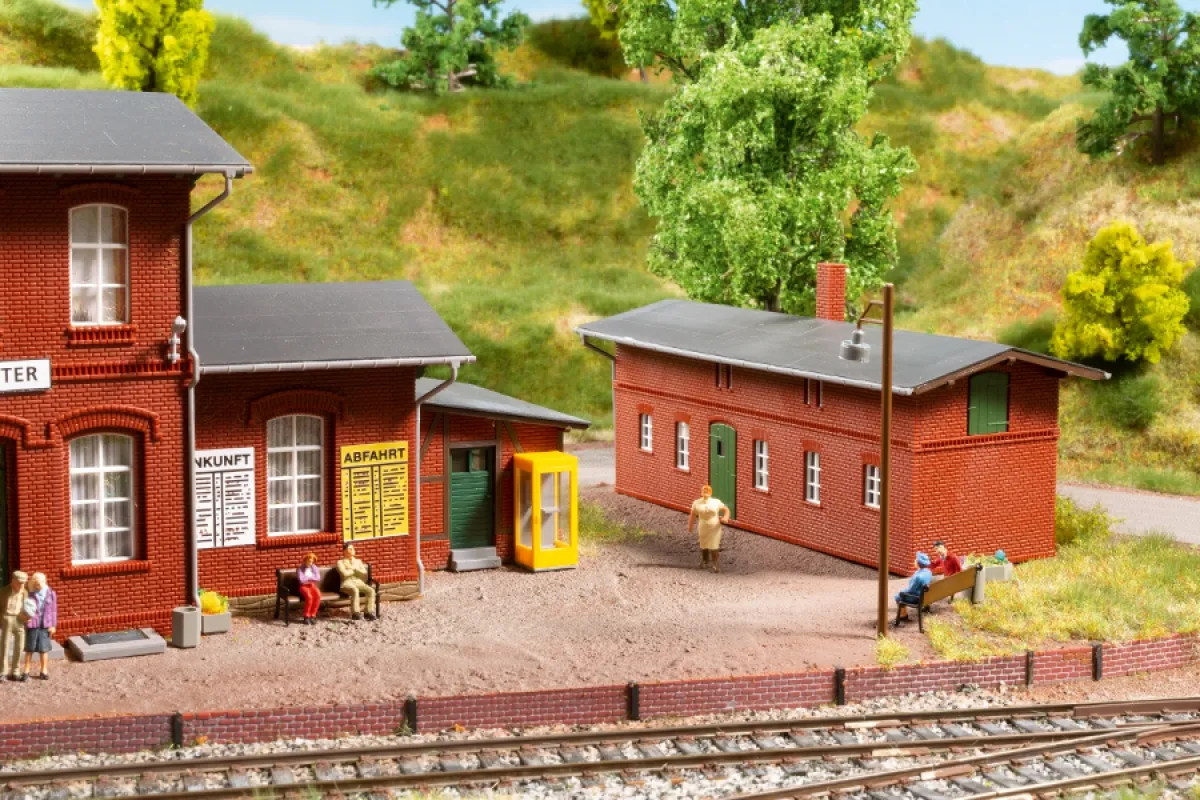 Auhagen 15106 Bahnhof Neukloster Set