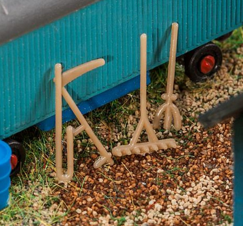 FALLER 272911 Sensen Rechen Heugabeln