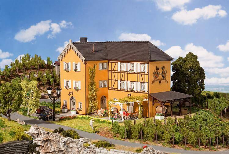 Faller 130908 H0 Weingut mit Gartenwirtschaft