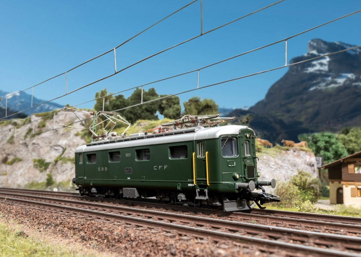 Trix 25423 Elektrolokomotive Re 4/4 SBB