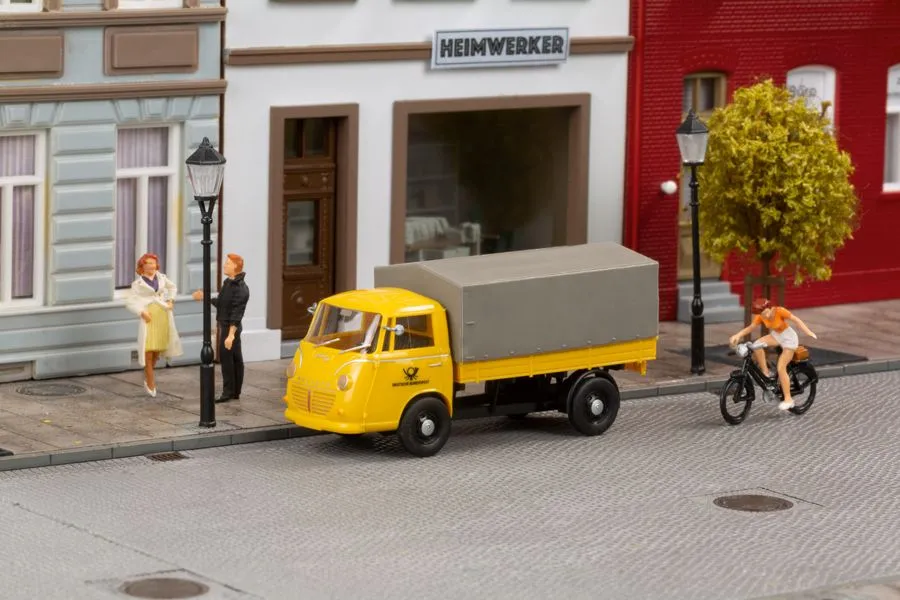 Auhagen 66025 MC Goliath Expr. 1100 Pritschenwagen mit Plane Deutsche Post