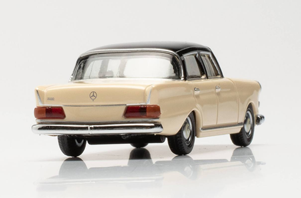 Herpa 420457-003 Mercedes-Benz 200 Heckflosse creme