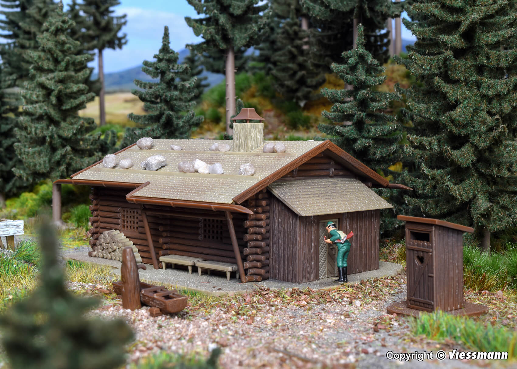 Vollmer 43708 Jagdhütte mit Brunnen und Häuschen mit Herz