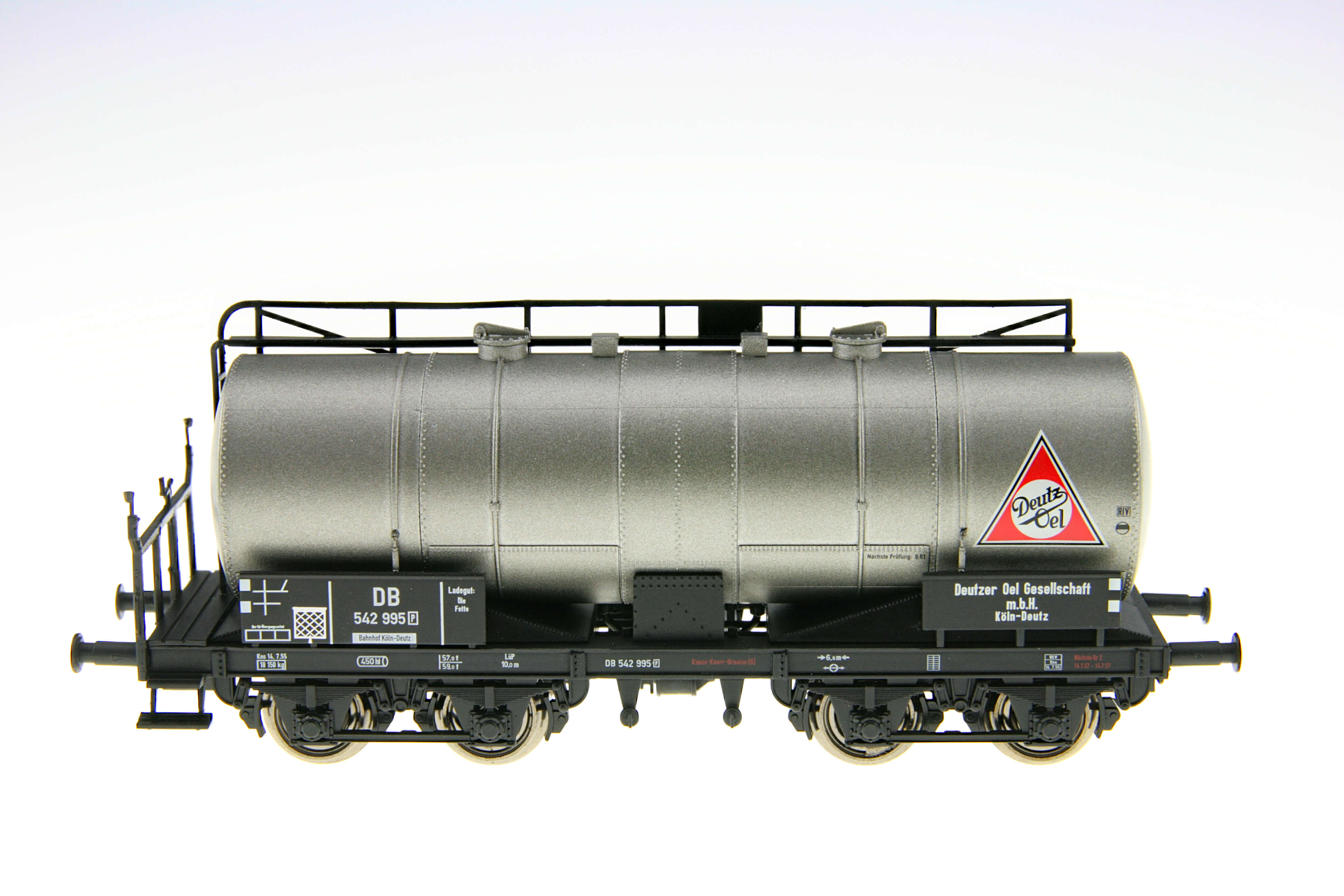 BRAWA 47089 4-achsiger Kesselwagen Krupp "Deutz Öl" der DB