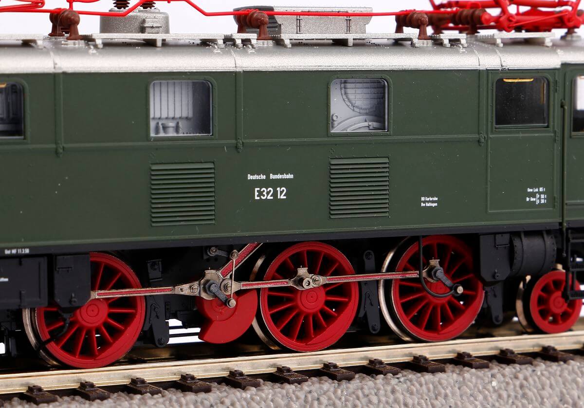 Piko 51411 H0 E-Lok BR E 32 DB mit PSD XP 5.1 PluX22