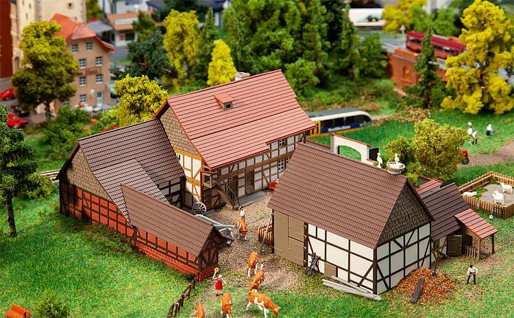 Faller N 232198 Dreiseit-Hof Fachwerkbauweise
