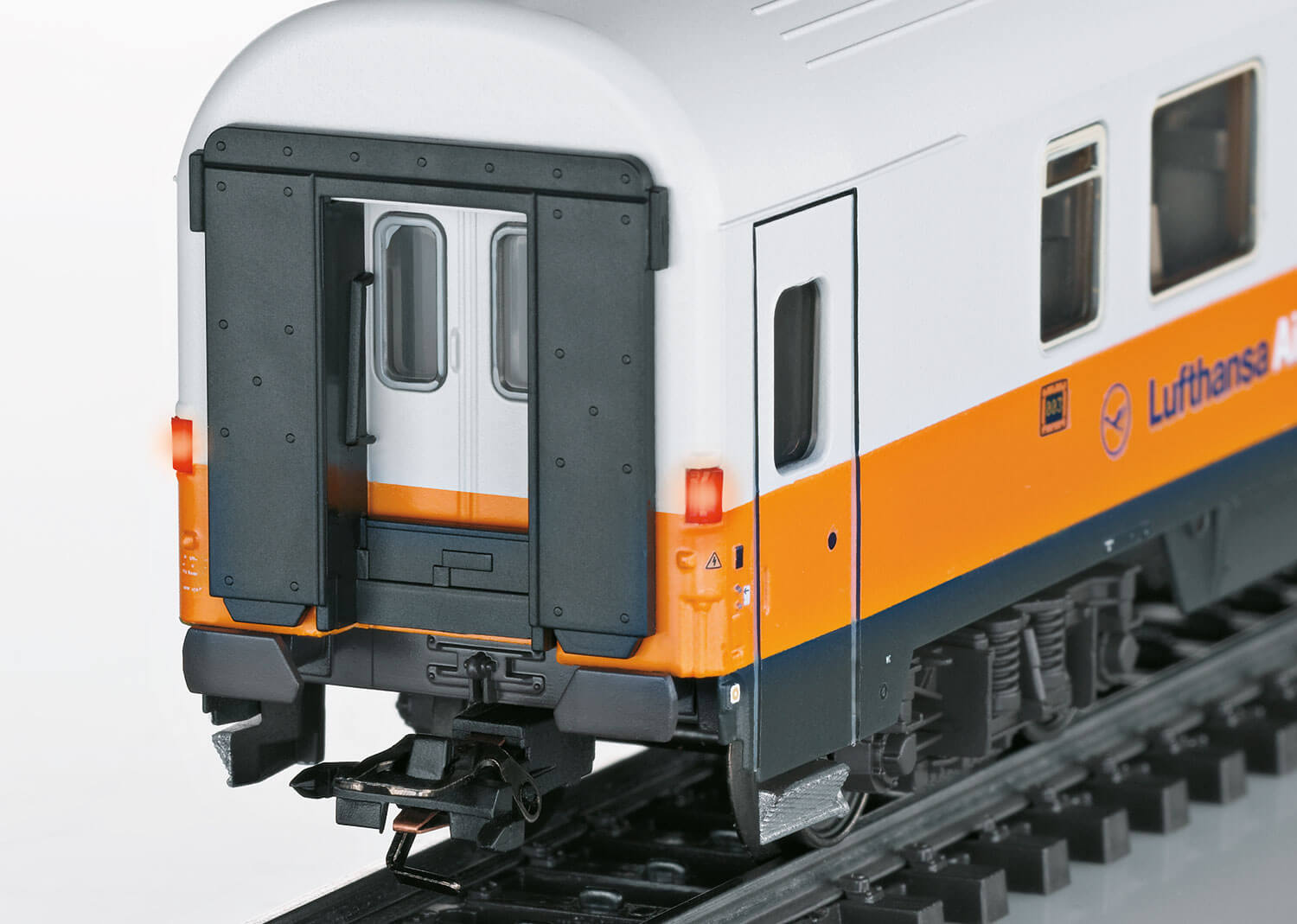 TRIX 21680 Lufthansa Airport Express