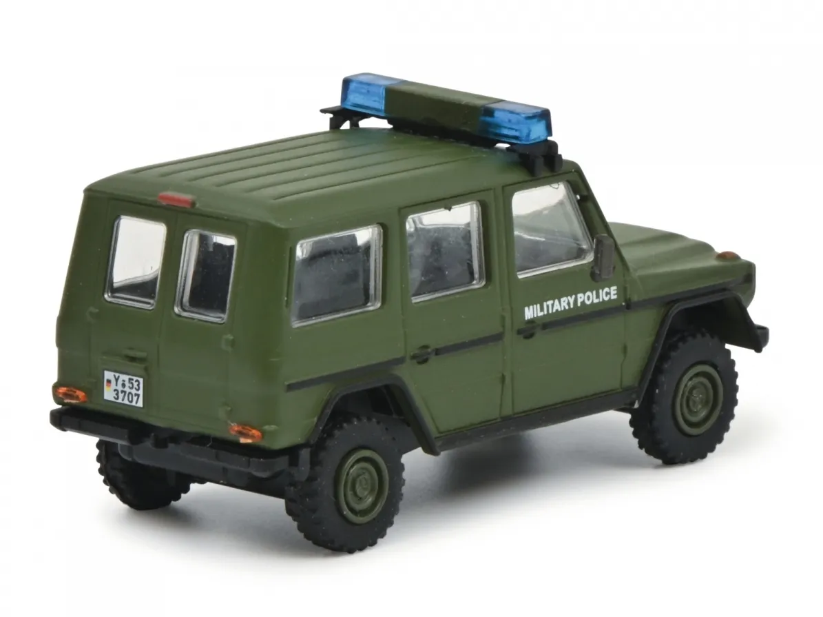 Schuco 452666600 Mercedes-Benz, Wolf, gl. matt grün