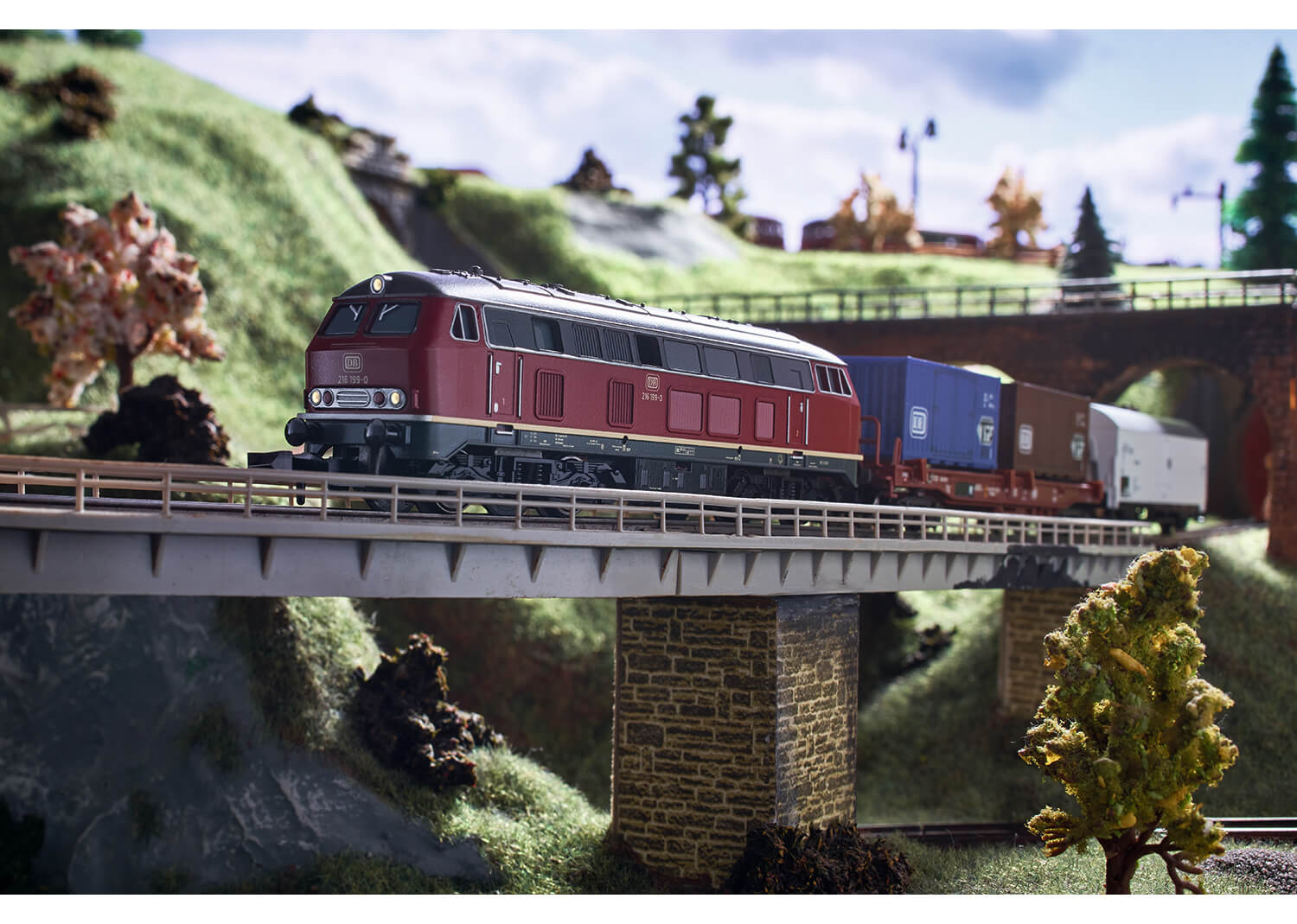 Minitrix 11146 Spur N analog Startpackung "Güterzug" mit purpurroter BR 216
