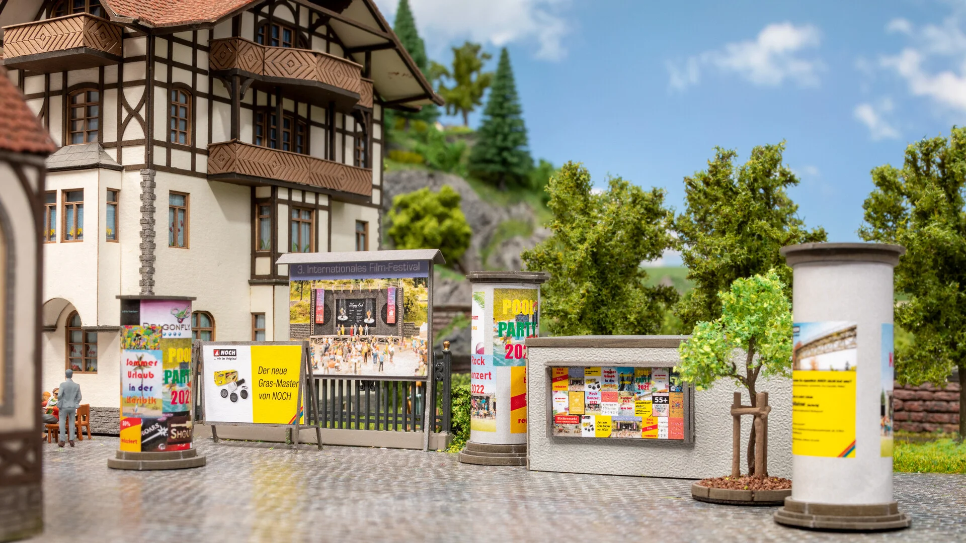 Noch 14669 Litfaßsäulen Werbewände