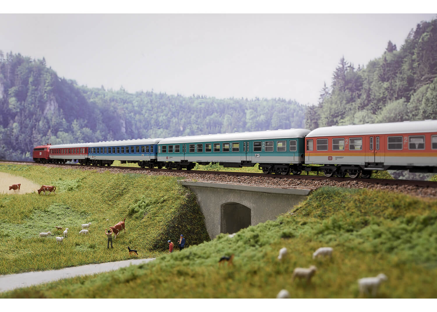 Minitrix 15806 Personenwagen Set neue Farben