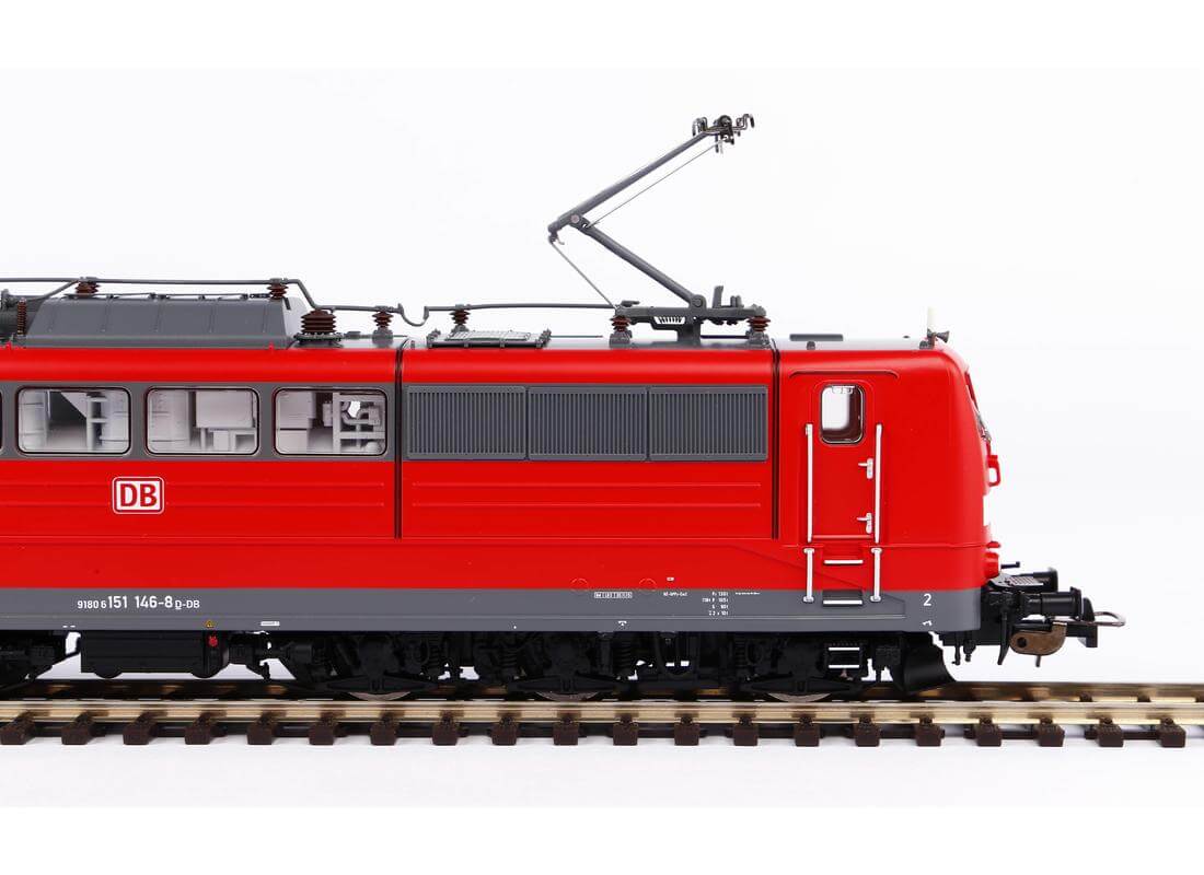 Piko H0 51307 Elektrolokomotive BR 151 verkehrsrot