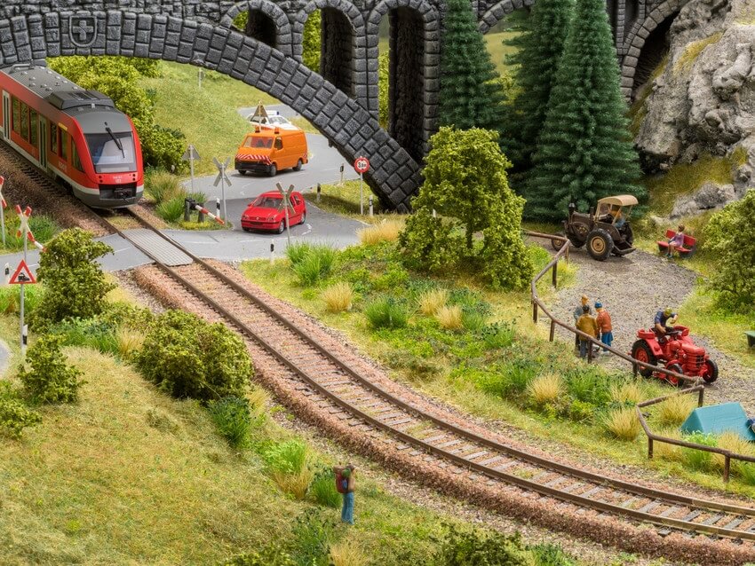 NOCH 60811 Perfekt-Set Rechts & links der Gleise