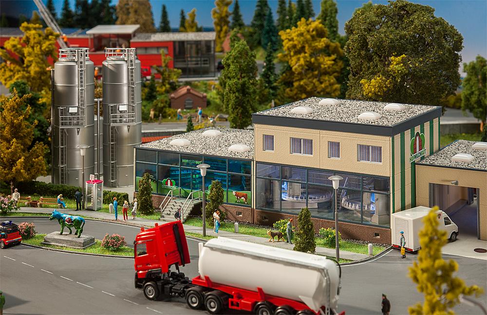 Faller 130198 Molkerei mit Silos