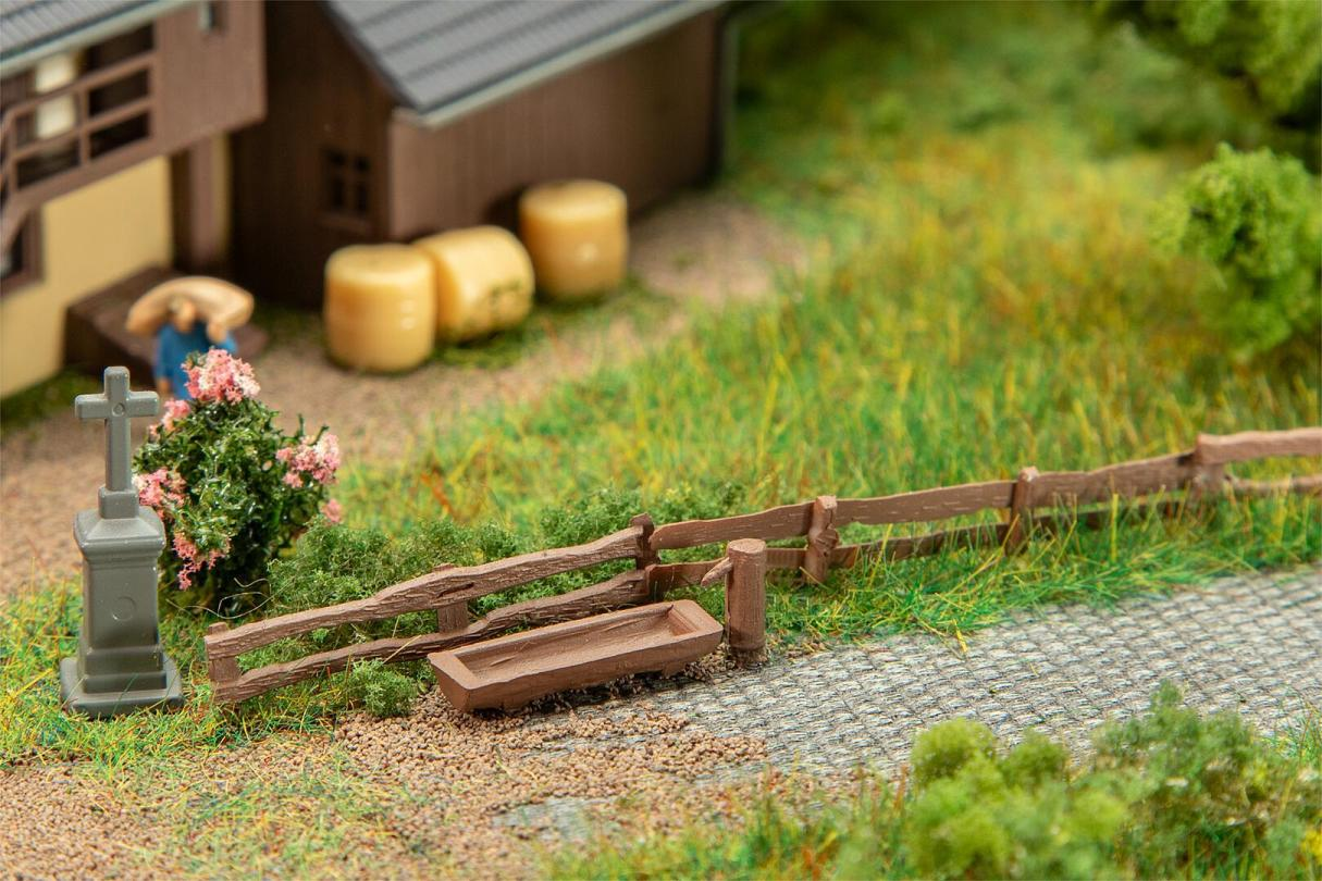 FALLER 272924 2 Brunnen mit Weidezaun