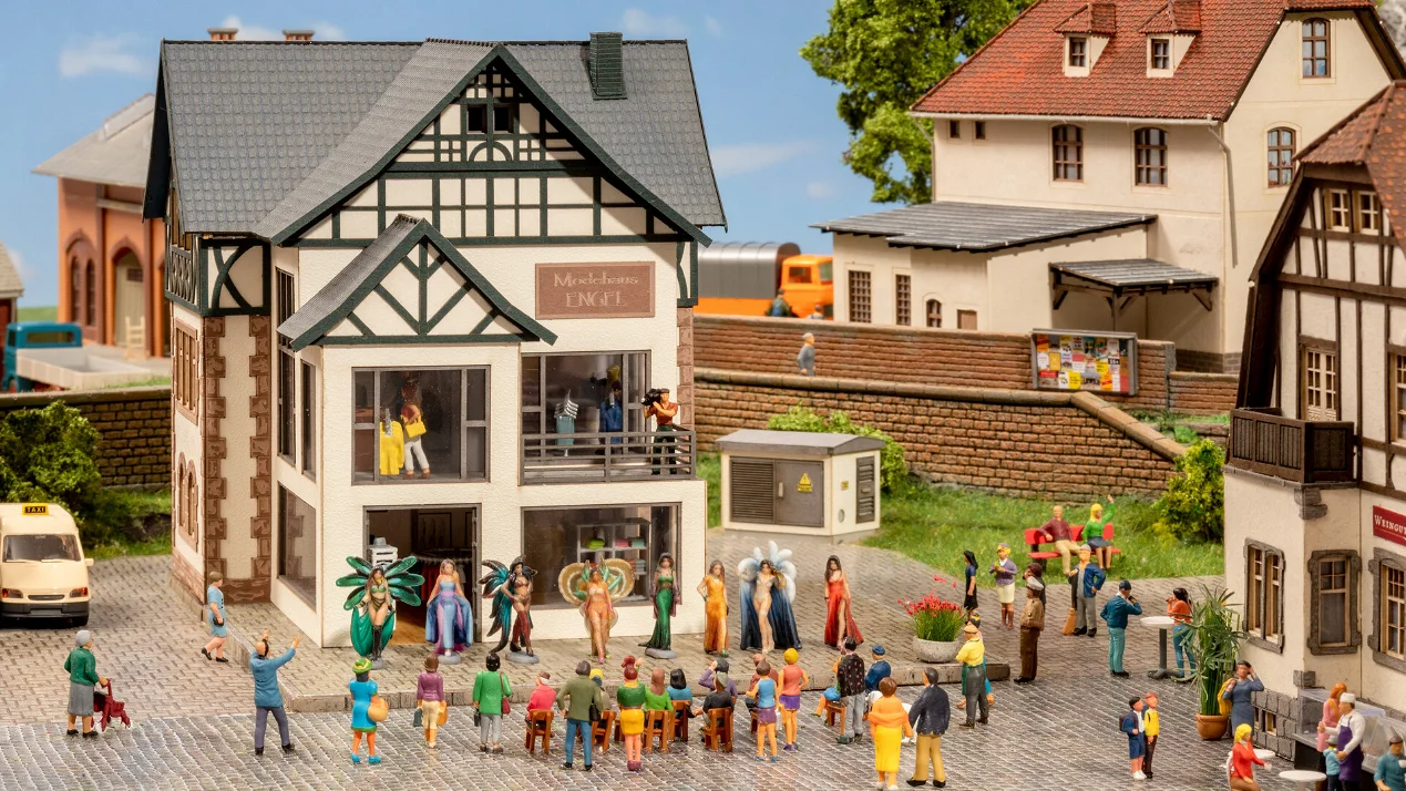 NOCH 66501 Modegeschäft mit micro-motion Modeschau 