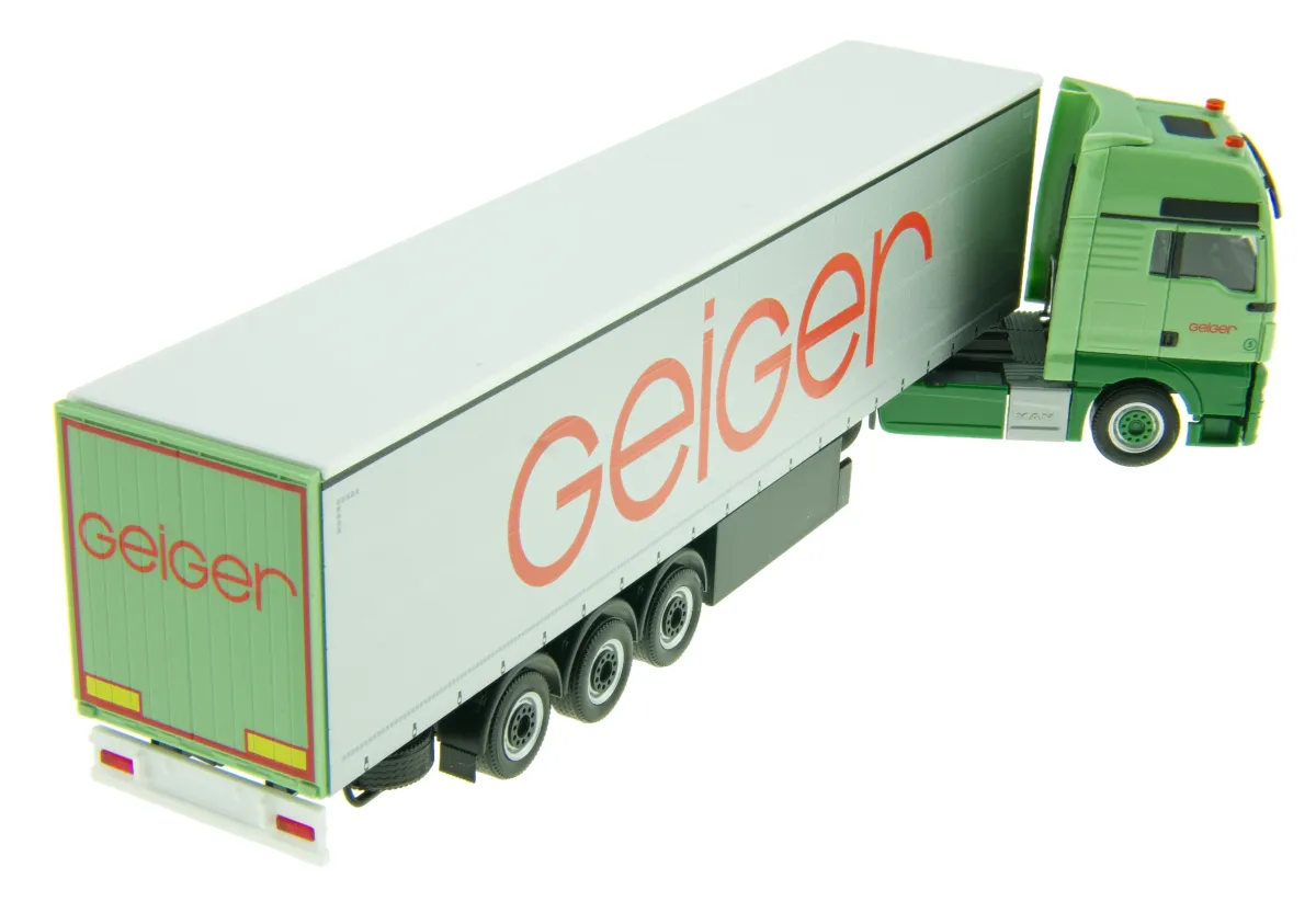 Herpa 947596 MAN TGX XXL Euro6c Gardinenplanen-Sattelzug Geiger