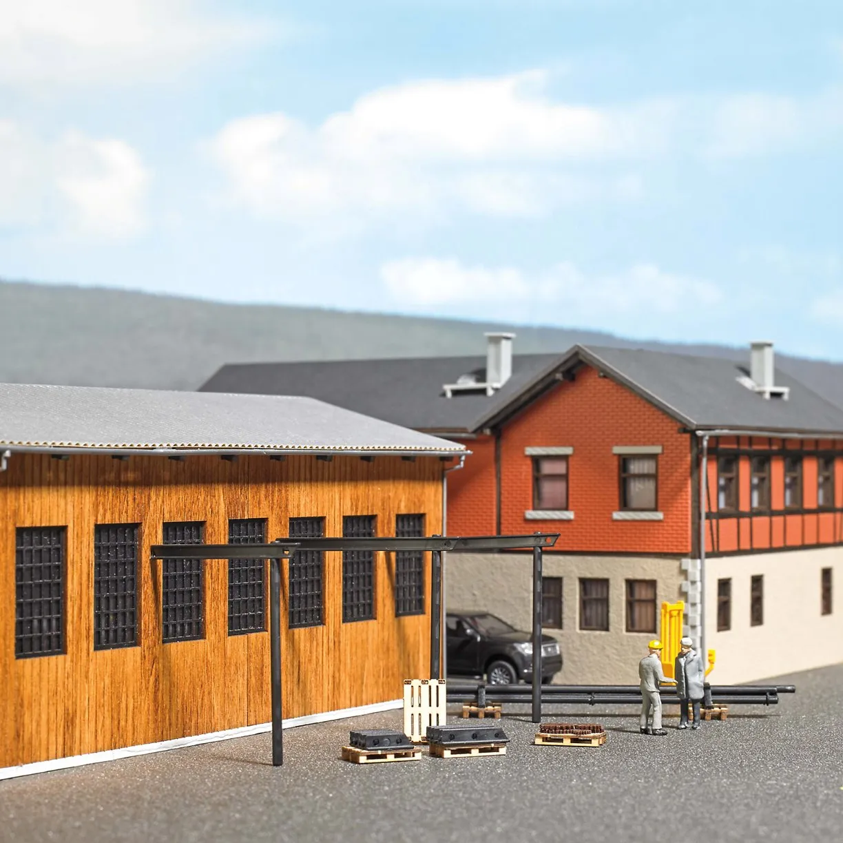 Busch 1815 Paletten mit Maschinenteilen