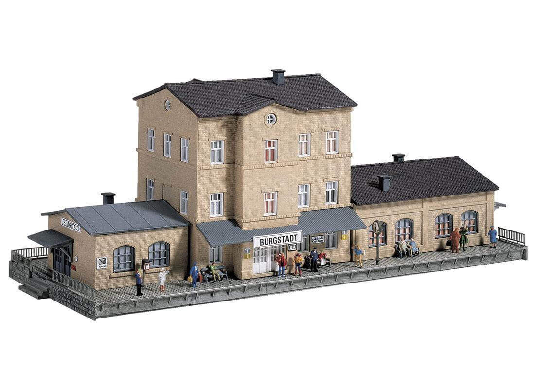 PIKO 60023 Bahnhof Burgstadt