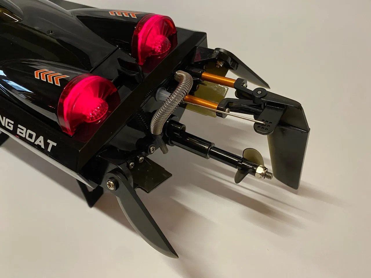 df Models 3630 AVANTI BL V2 Racing Boot brushless RTR