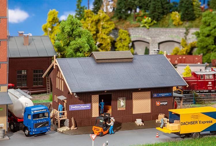 Faller 120095 H0 Güterschuppen in Holzbauweise