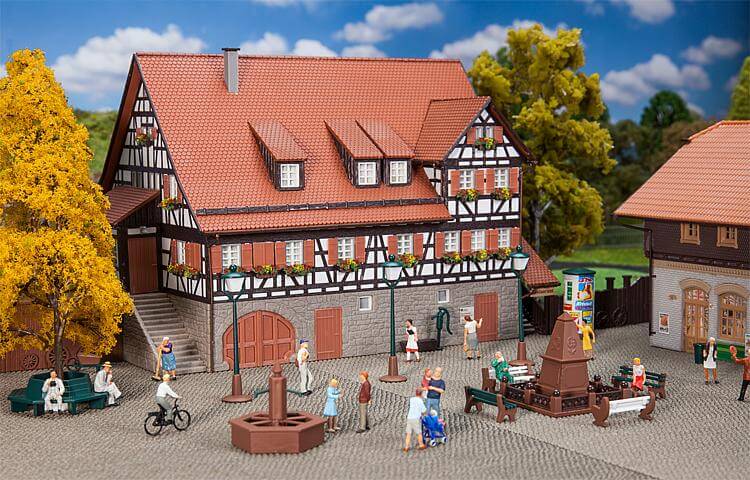 Faller 131373 Dorfplatz Ausschmückung