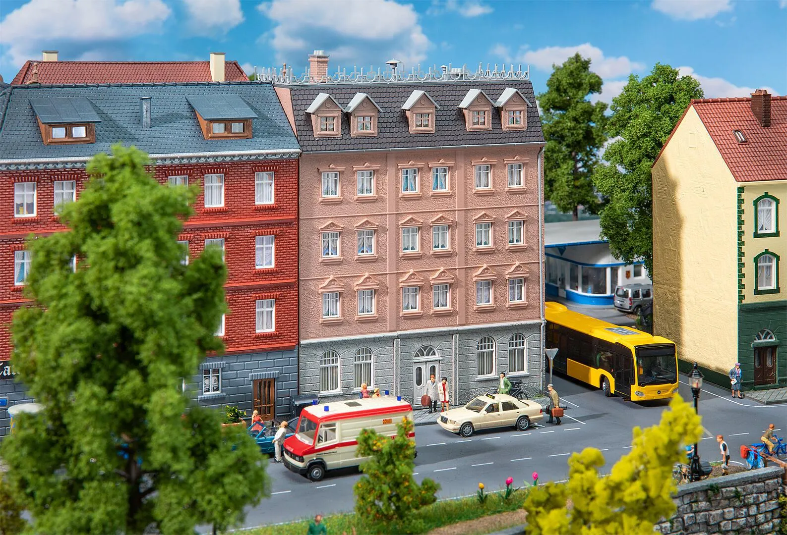 FALLER H0 130627 Stadthaus mit Kanzlei