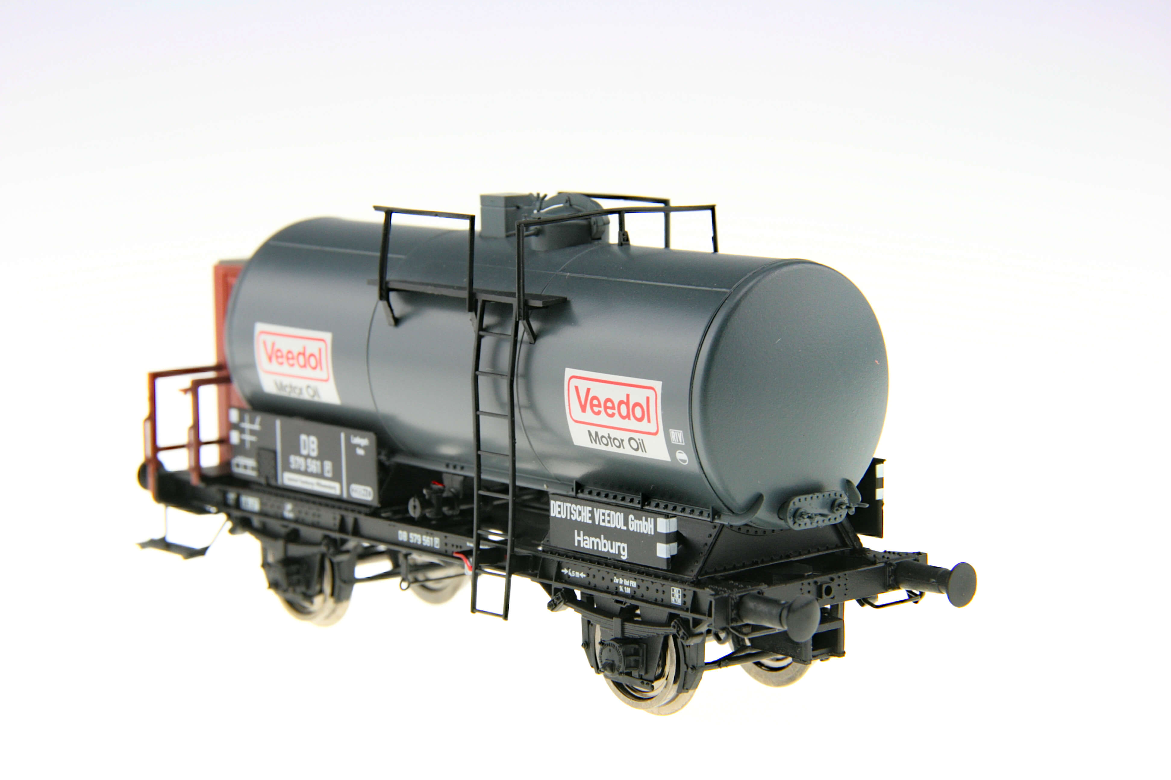 BRAWA 48895 2-achsiger Kesselwagen "Veedol" der DB.