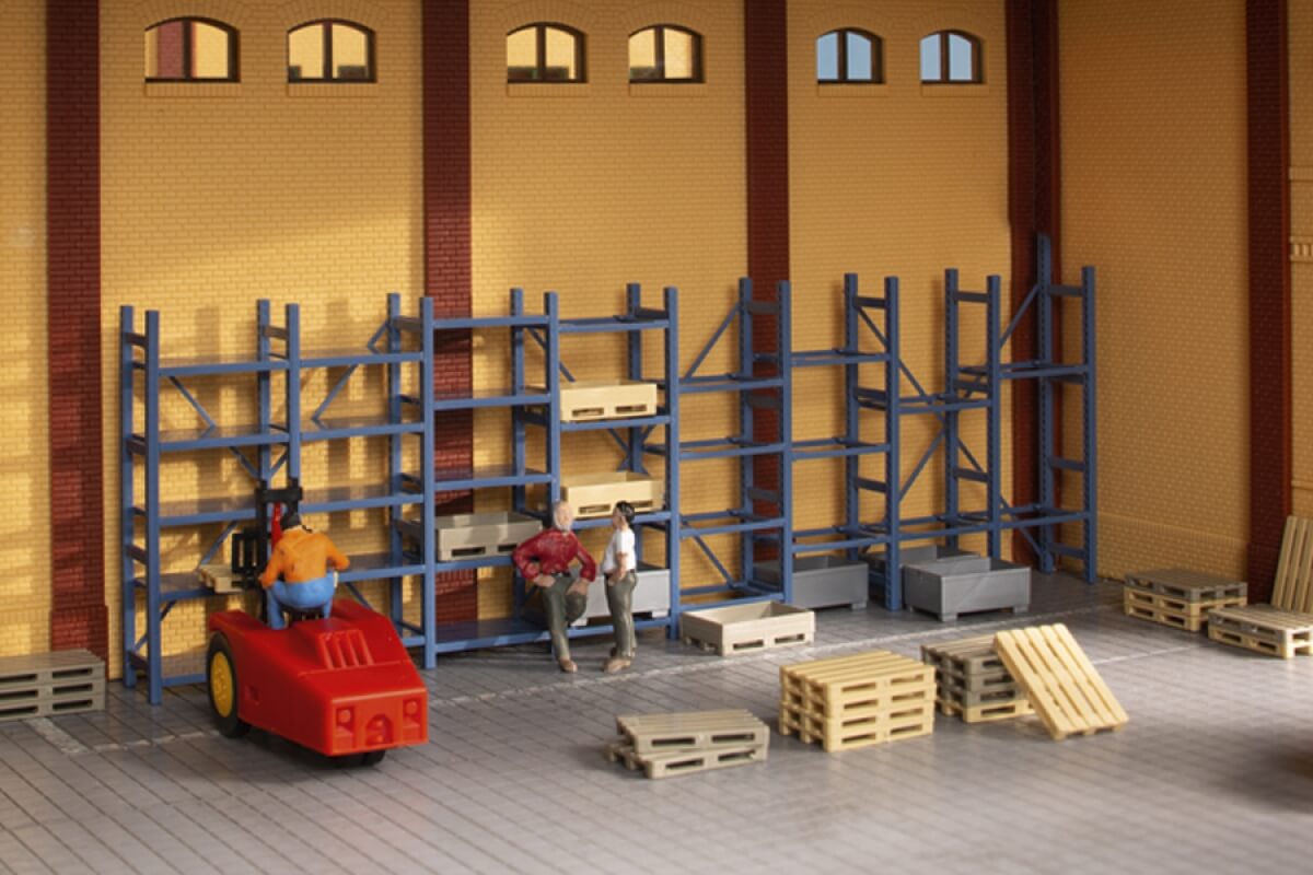 Auhagen 41660 H0 Schwerlastregal und Paletten