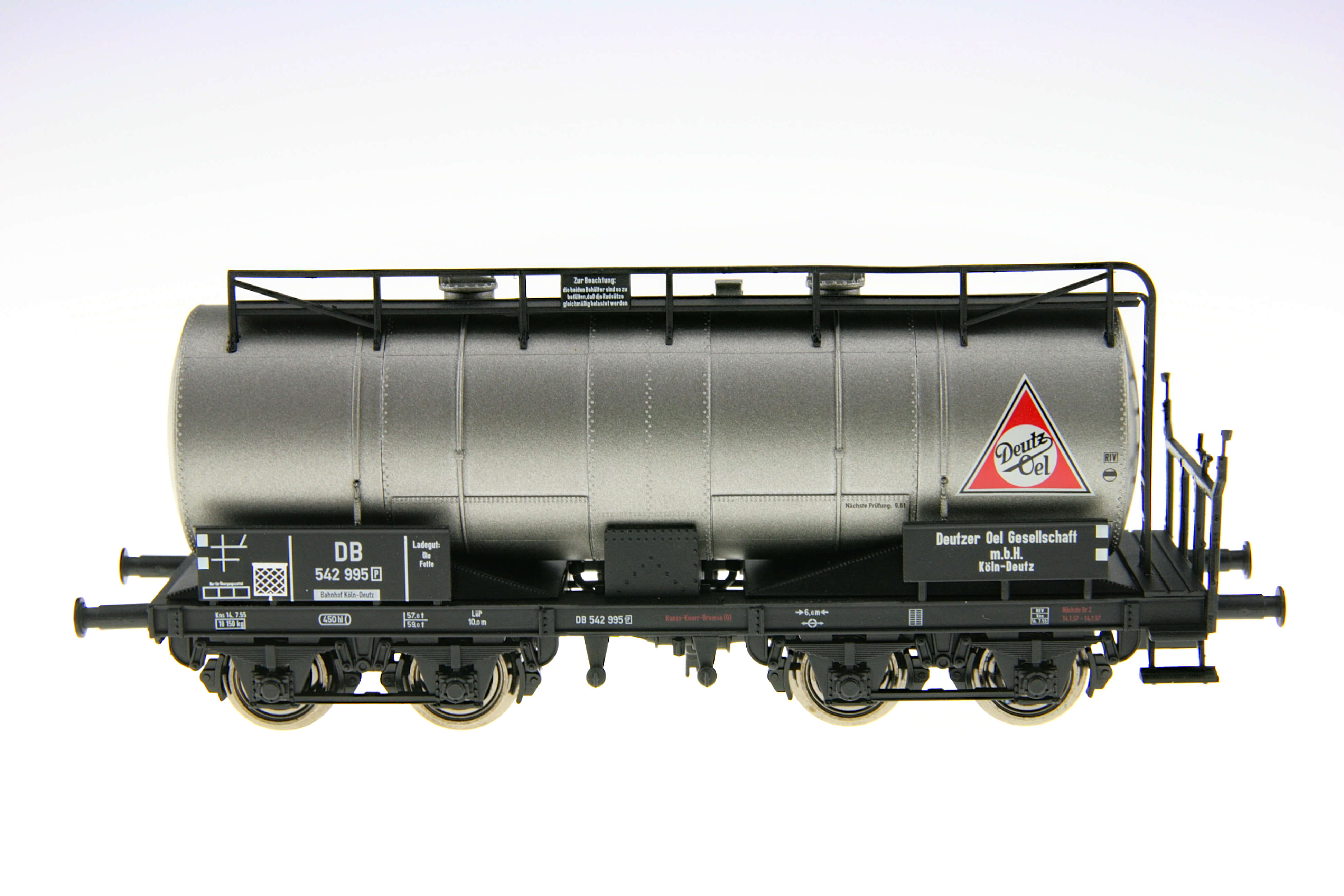 BRAWA 47089 4-achsiger Kesselwagen Krupp "Deutz Öl" der DB