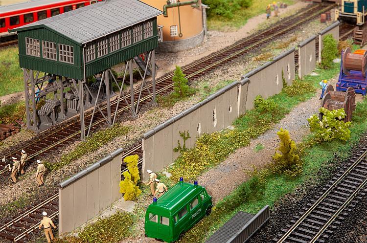 Faller 180399 H0 hohe Betonmauer