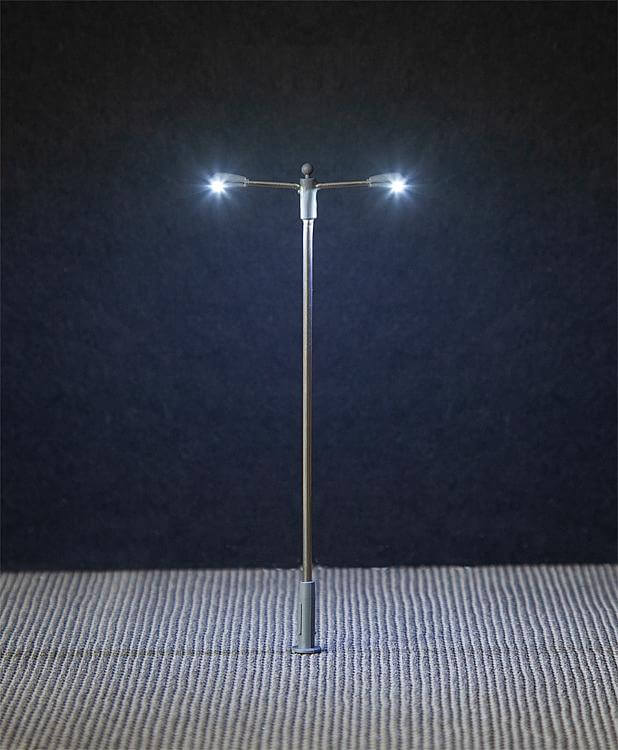 Faller 180203 H0 LED-Straßenbeleuchtung eine Ansatzleuchte mit Doppelausleger